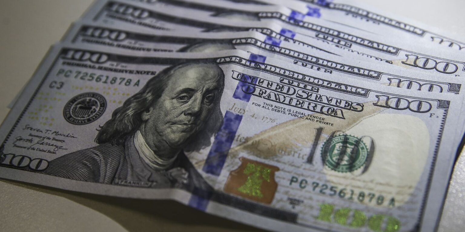 Dólar atinge R$ 5,75 com novas tarifas de Trump
