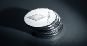 “Standard Chartered reduz preço-alvo do Ethereum em meio a competição entre redes”
