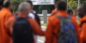 “Petroleiros fazem paralisação de 24 horas em protesto contra alterações no teletrabalho e PLR”