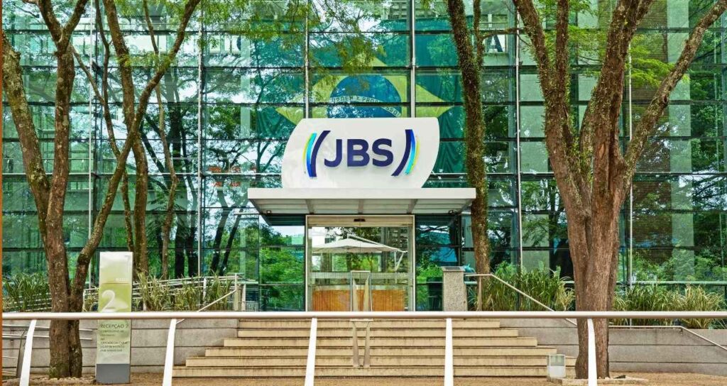 Lucro da JBS (JBSS3) atinge R$ 2,412 bilhões no 4º trimestre de 2024; proposta de distribuição de R$ 4,4 bilhões em dividendos.