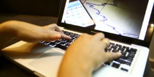 Crescimento de 0,8% no setor de serviços entre janeiro e fevereiro