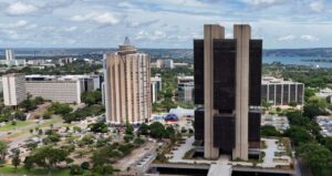 Banco Central adia divulgação de indicadores econômicos devido a atraso no repasse de dados bancários