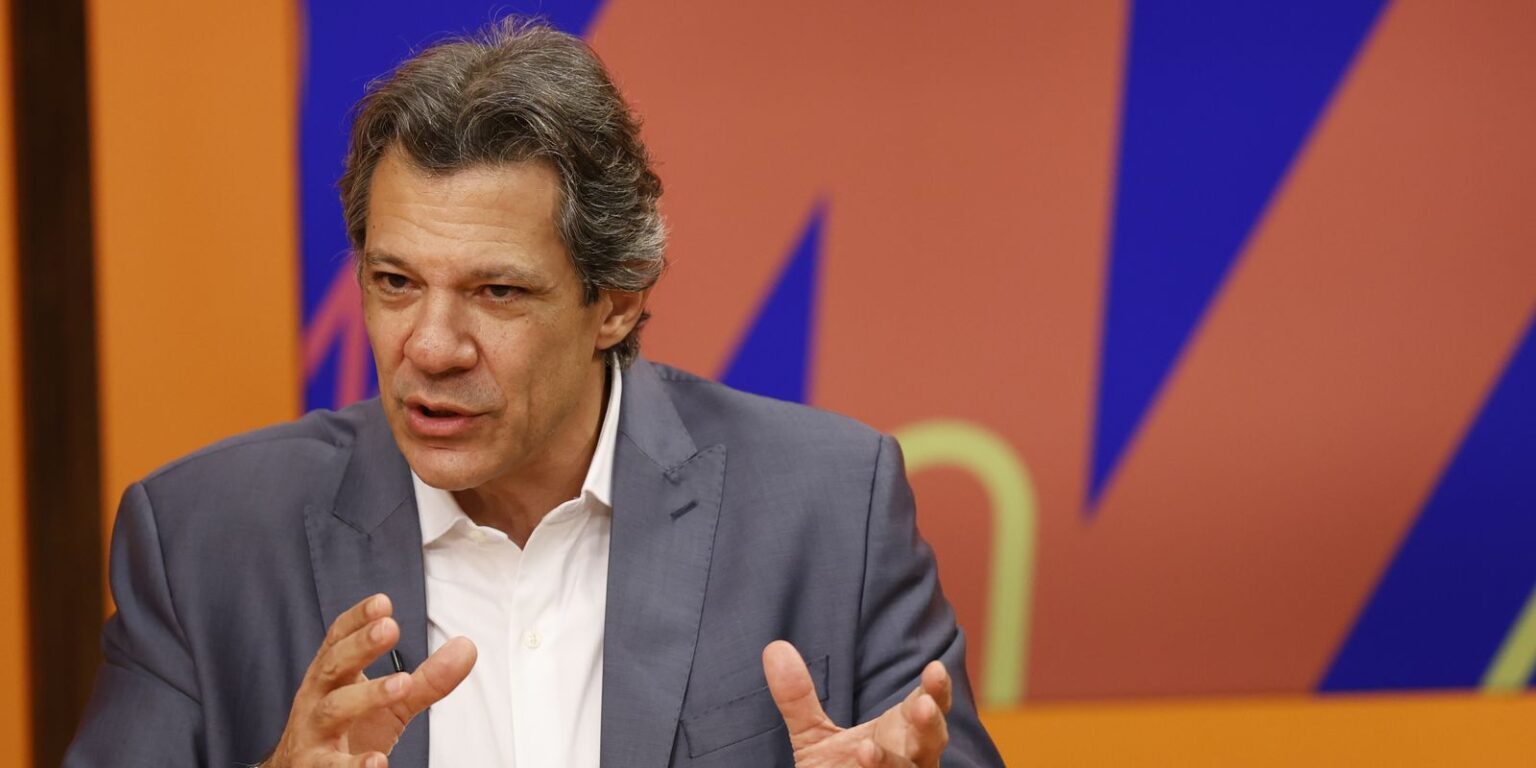 Haddad Critica EUA por Incoerência nas Tarifas Impositivas ao Brasil