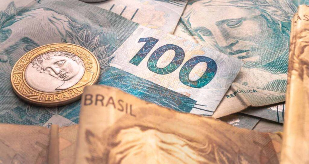 Economistas Preveem Inflação Volátil no IPCA Apesar de Riscos de Desaceleração Econômica Global Intensificada