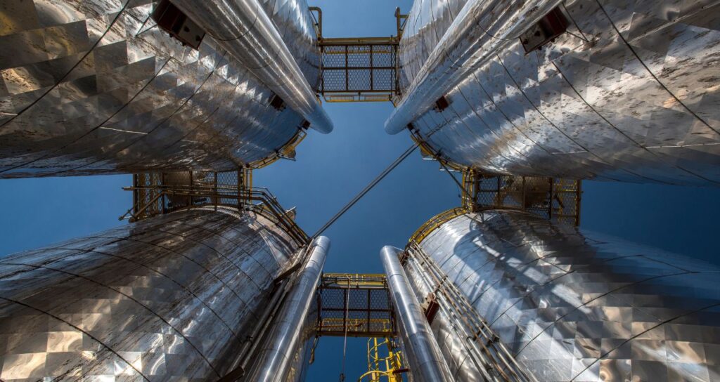 Produção Industrial do Brasil em Fevereiro 2023: Expectativas Frustradas e Recuo Acelerado