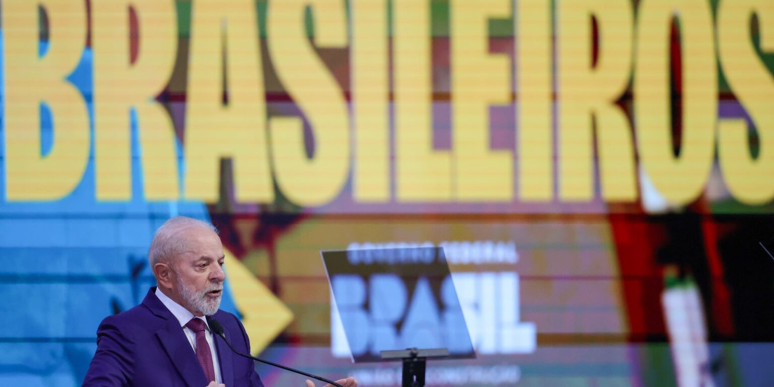 Governo antecipa pagamento do 13º salário para aposentados do INSS em abril e maio de 2024