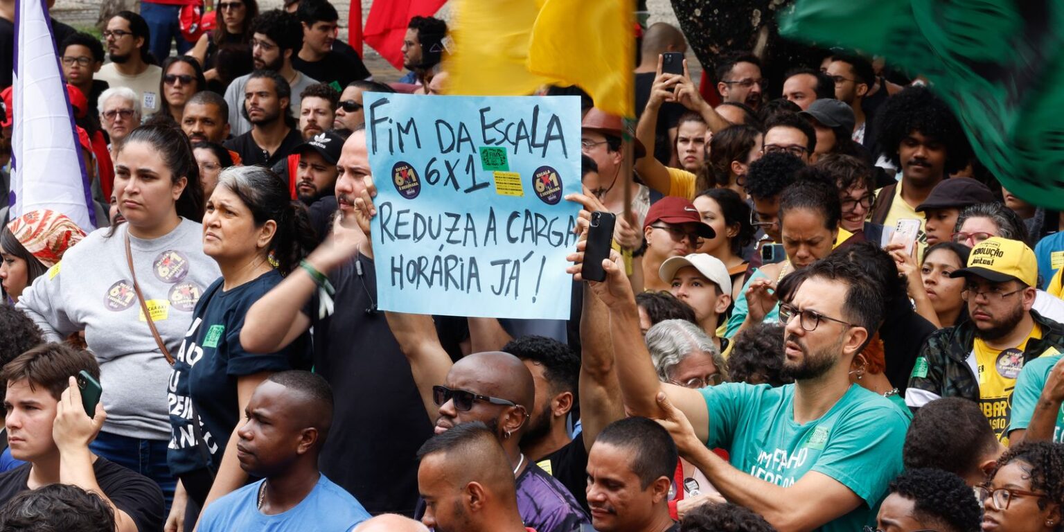 Maioria dos Brasileiros Apoia Redução da Jornada de Trabalho, Revela Pesquisa