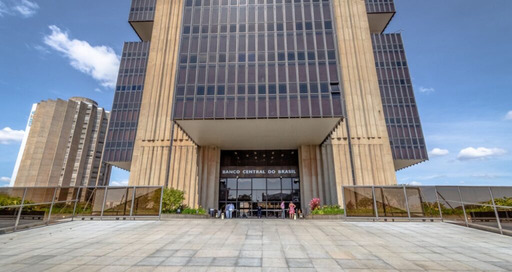 Impacto das Tarifas de Trump no Ciclo de Aperto da Selic, Segundo Itaú Unibanco